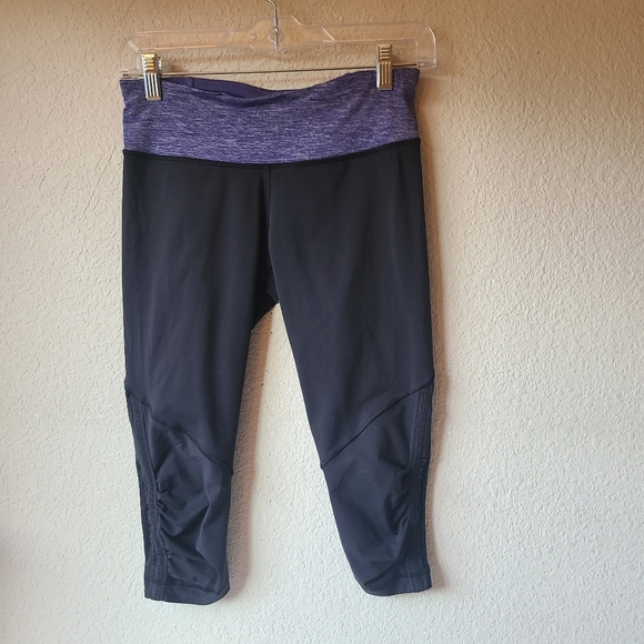 lululemon athletica Pants - Lululemon Crop Black and Blue Athletic Leggings Women's Size 6